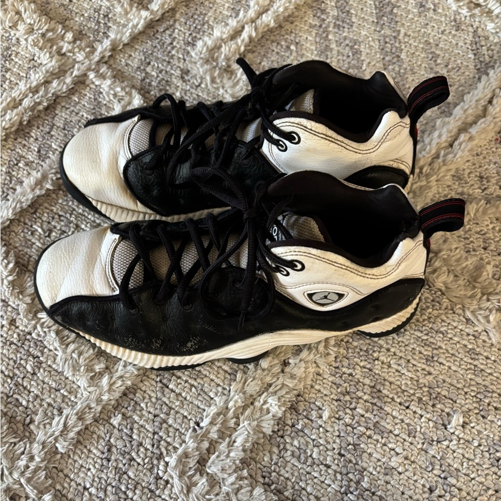 Men’s Air Jordan’s Black and White Size 9
